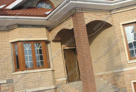 Отделка коттеджа: Гипсокартонные потолки на масарде