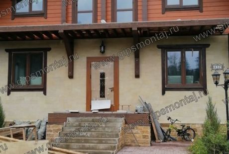 Отделка мансарды частного дома из профилированного бруса