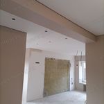 Монтаж потолка со световыми линиями