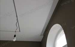 Освещение загородного дома линейным светом и теневым профилем