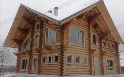 Монтаж потолка в доме из бревна