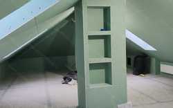 Облицовка внутренней части вальмовой крыши гипсокартоном