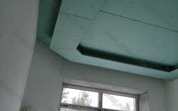 Ремонт в коттедже. Монтаж коробов с подсветкой на потолках из ГКЛ.