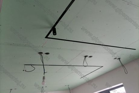 Загородный дом с отделкой гипсокартоном и линейным светом