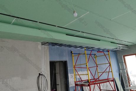 ГКЛ - потолок с теневым и линейным светом